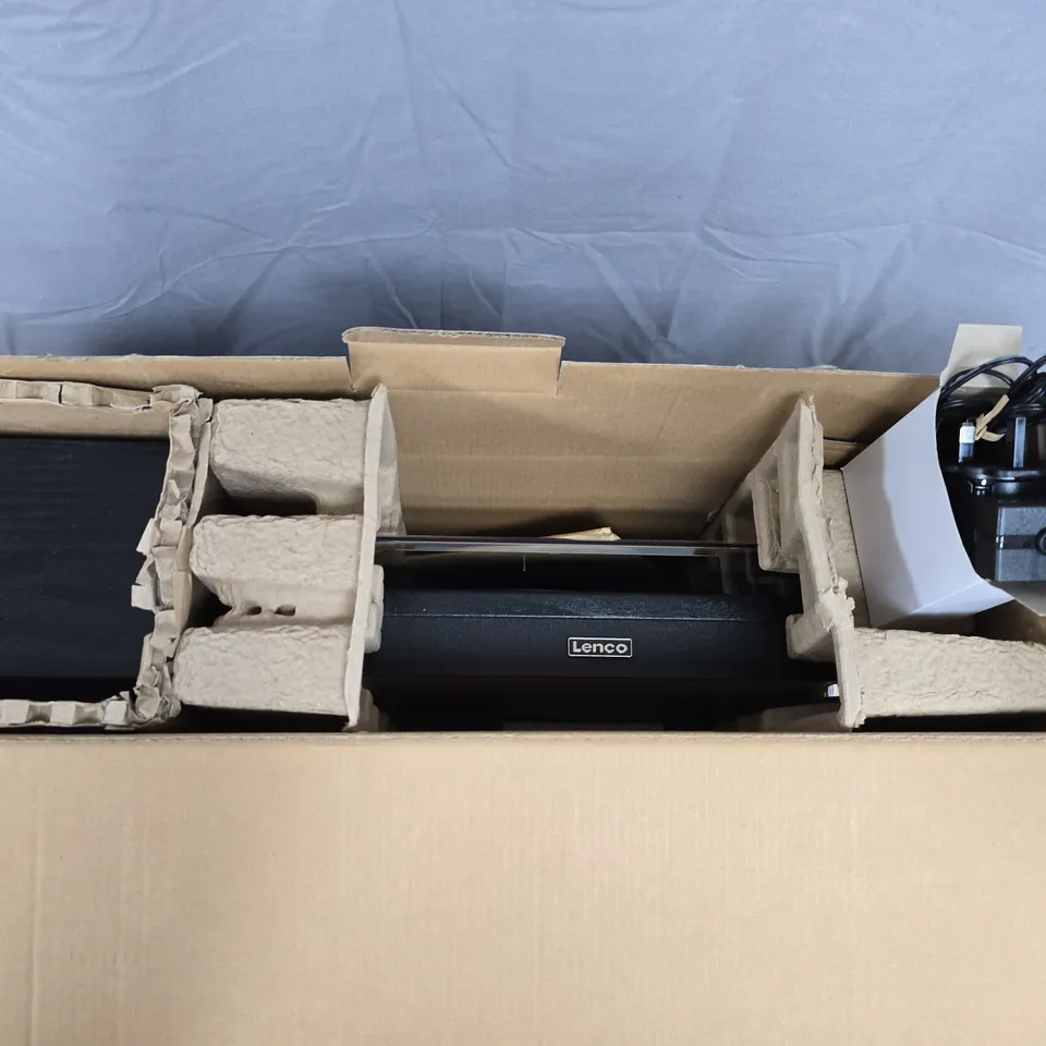 LENCO LS-101BK (V2) TURNTABLE WITH BLUETOOTH RECEPTION AND WOODEN SPEAKERS – BOXED