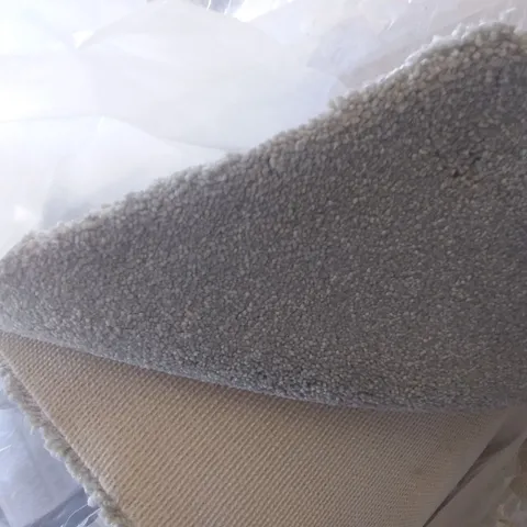 ROLL OF QUALITY ULTIMATE IMPRESSIONS PLUSH CARPET 5Γ8.85M
