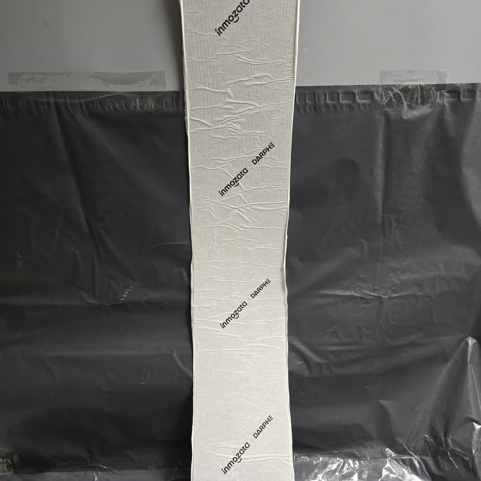 APPROXIMATELY 22 INMOZATA  FLOORING PANALS IN NATURAL OAK - APPROX 15X91CM