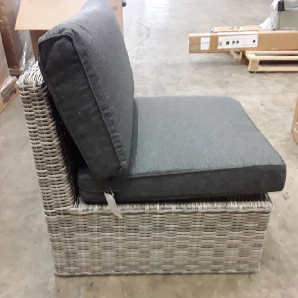 BOXED MIDDLE SOFA CHAIR - LIGHT GREY 