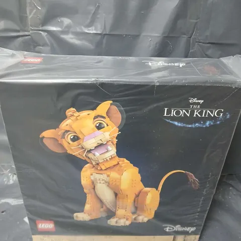 BOXED DISNEY YOUNG SIMBA THE LION KING SET 43247