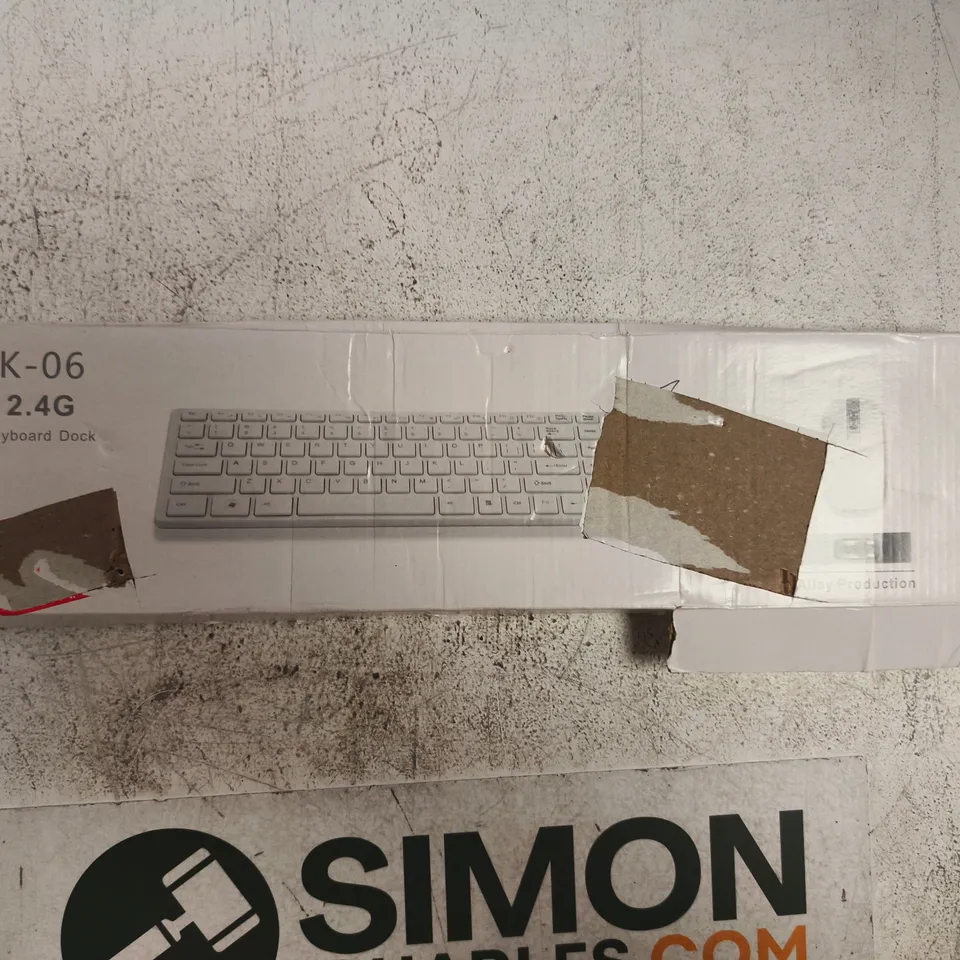 BOX OF APPROXIMATELY 10 ASSORTED HOUSEHOLD ELECTRICAL ITEMS TO INCLUDE WIRELESS KEYBOARD & MOUSE KIT, ETC