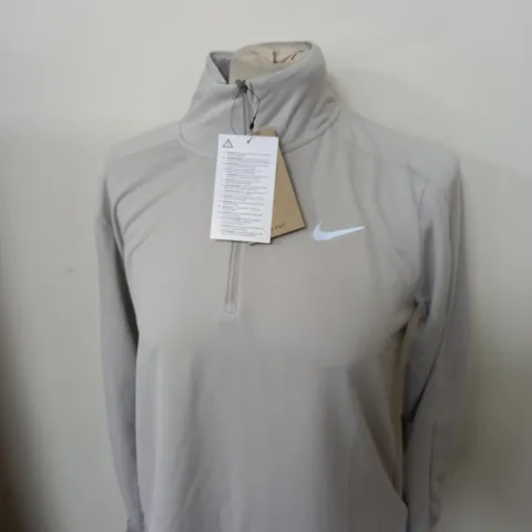 NIKE DRI-FIT HALF ZIP SHIRT SIZE M