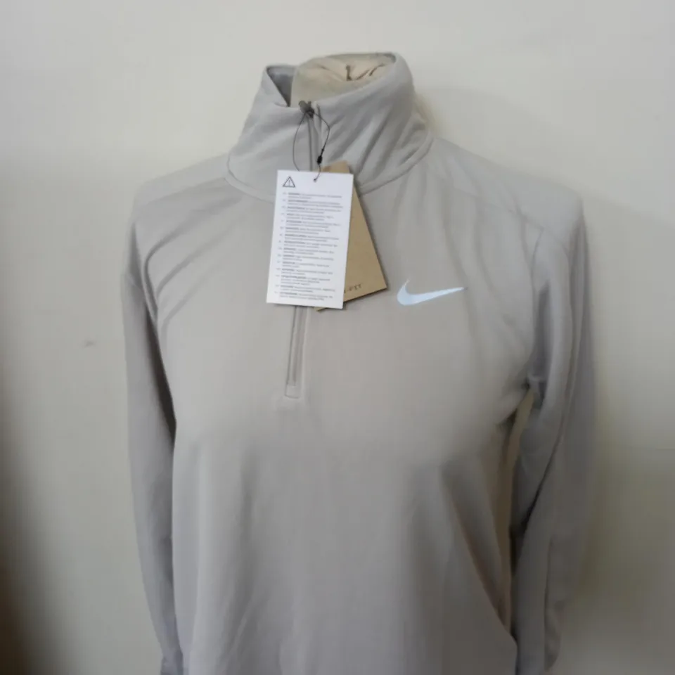NIKE DRI-FIT HALF ZIP SHIRT SIZE M