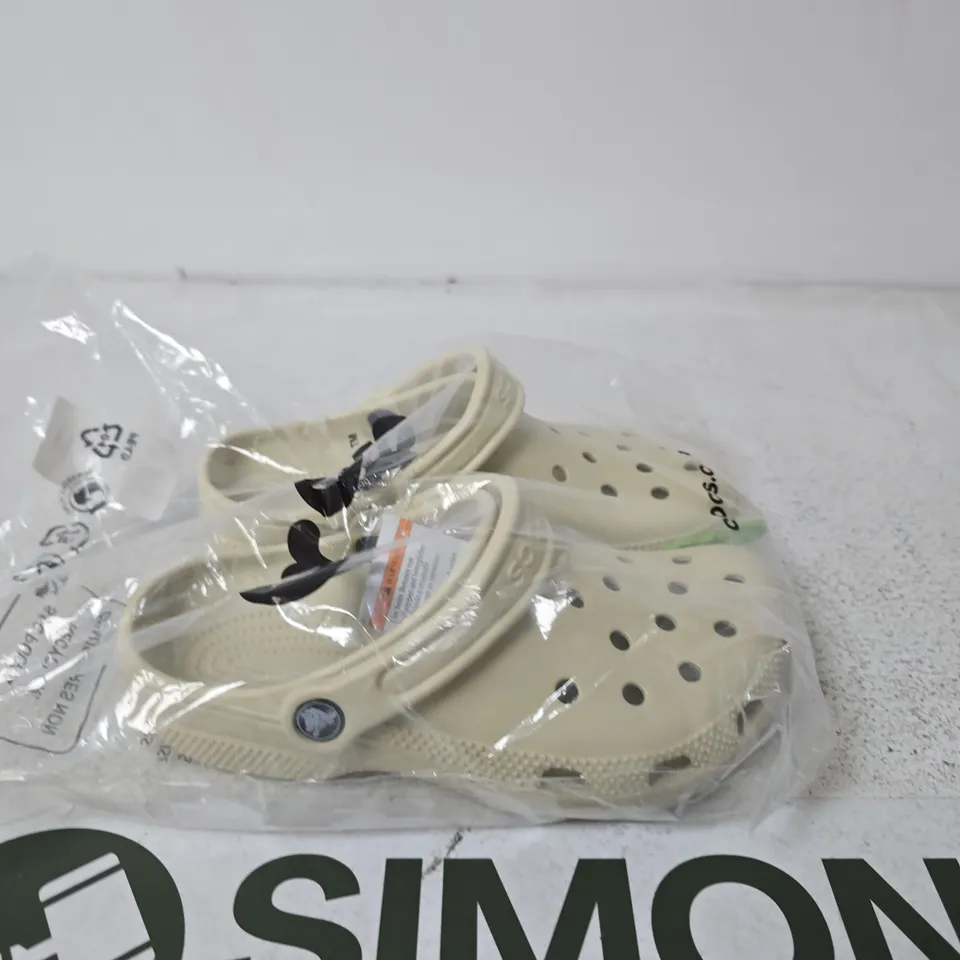 CROCS CLASSIC CLOG - UNISEX, BEIGE, UK SIZE W4 X M6