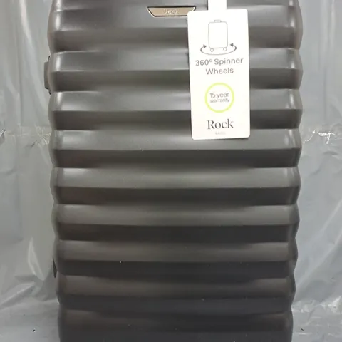 ROCK LUGGAGE BERLIN 8 WHEEL HARDSHELL LARGE SUITCASE - BLACK - COLLECTION ONLY