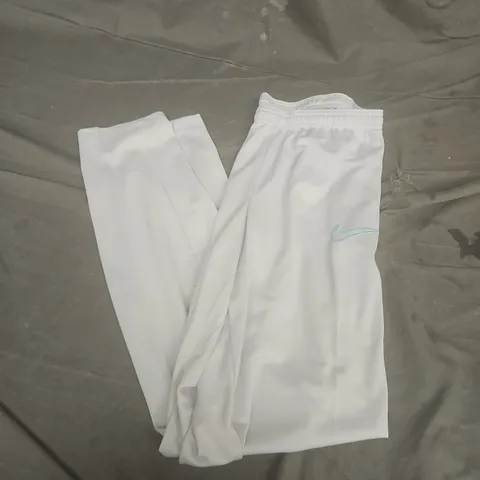 NIKE SLIM FIT TRACKSUIT BOTTOMS IN LIGHT GREY - LARGE
