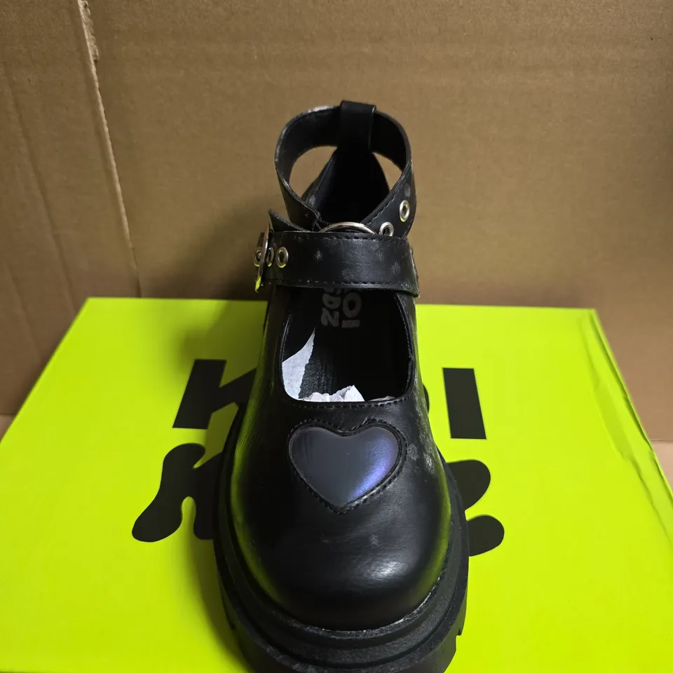 BOXED PAIR OF KOI LOVEBUG MEADOW KIDZ MARY JANE SHOES – BLACK PATENT, UK SIZE 12 