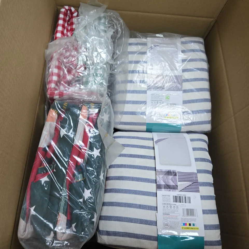APPROXIMATELY 10 ASSORTED BEDDING ITEMS TO INCLUDE DUVETS - COLLECTIONS ONLY