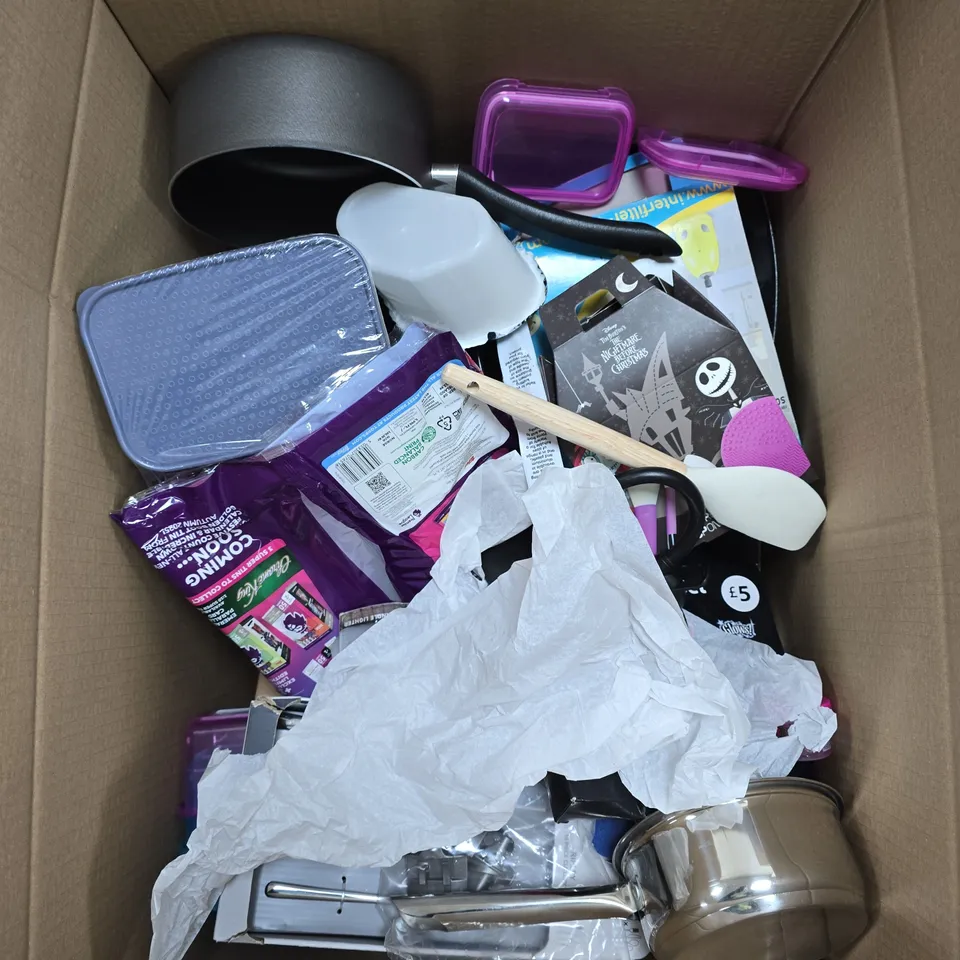 APPROXIMATELY 15 ASSORTED HOUSEHOLD PRODUCTS TO INCLUDE GUTTER HOOKS, LED STRIP LIGHTS, STORAGE TIN ETC 