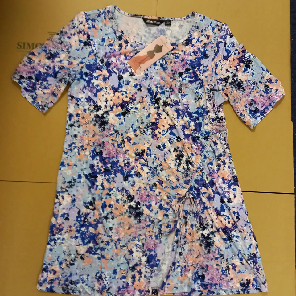 BRAND NEW NINA LEONARD FLORAL SHORT SLEEVE SIDE TIE JERSEY - SIZE LARGE