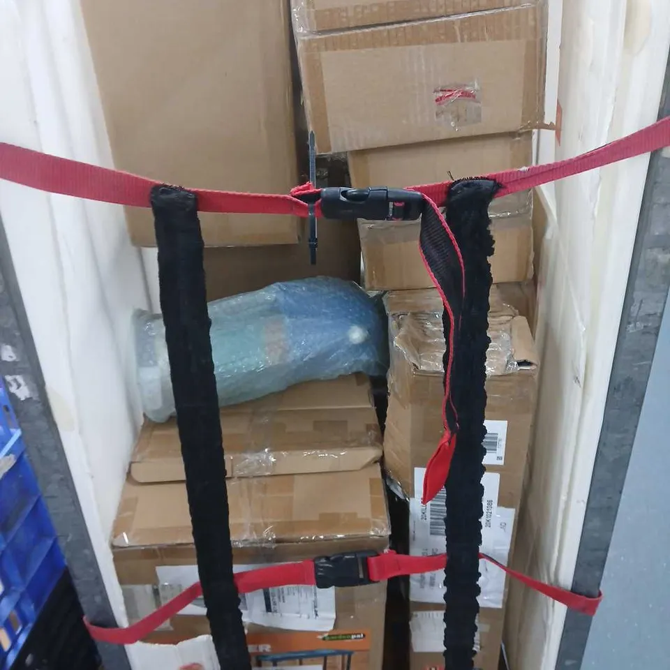 CAGE OF APPROXIMATELY 10 ASSORTED HOUSEHOLD ITEMS TO INCLUDE - GARDEN TOOL ORGANISER, OUTDOOR WATER FEATURE, AND GARDEN LIGHTS ETC. - COLLECTION ONLY