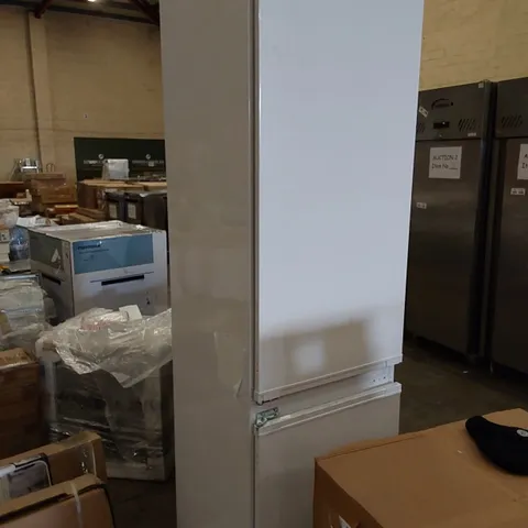 WHITE TALL FRIDGE FREEZER