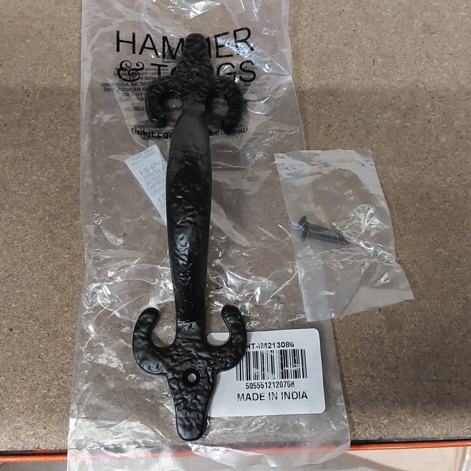 BAGGED HAMMER & TONGS DOOR HANDLE (1 ITEM)