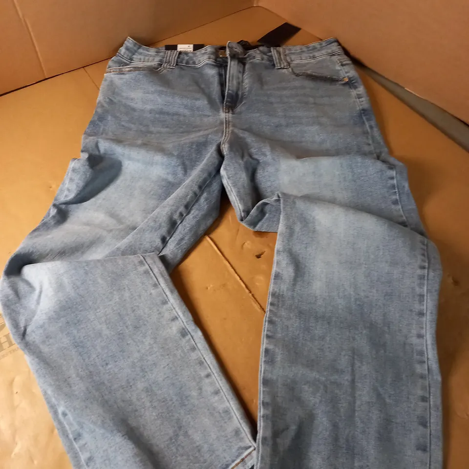 CHIC DENIM HARLEY MID RISE CROP JEANS - SIZE 16