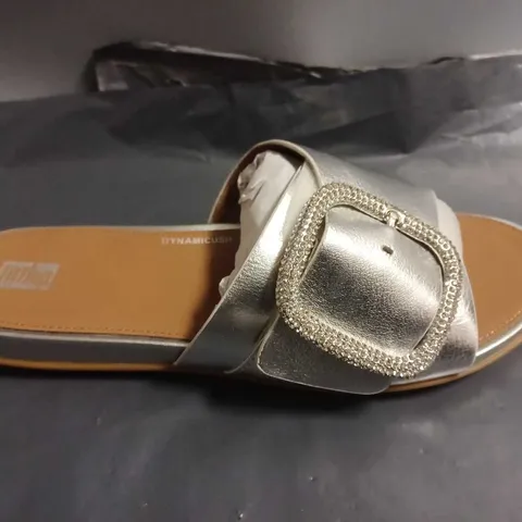 BOXED PAIR OF FITFLOP CRACIE CRYSTAL MAXI BUCKLE METALLIC LEATHER SLIDES IN SILVER - UK 6