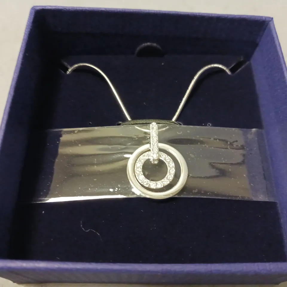 SWAROVSKI CIRCLE PENDANT NECKLESS 