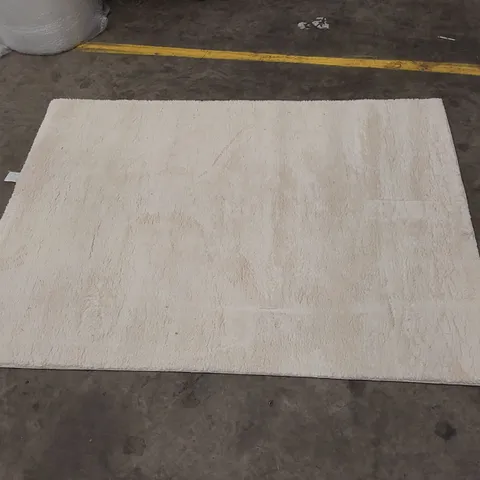 HIROTO RUG IN BEIGE // 165 X 120CM