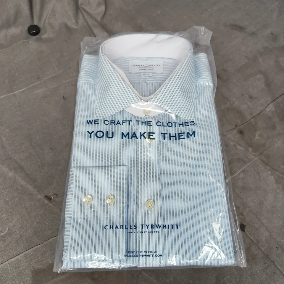 CHARLES TYRWHITT MEN'S LIGHT BLUE STRIPED SHIRT – SIZE 42/89CM
