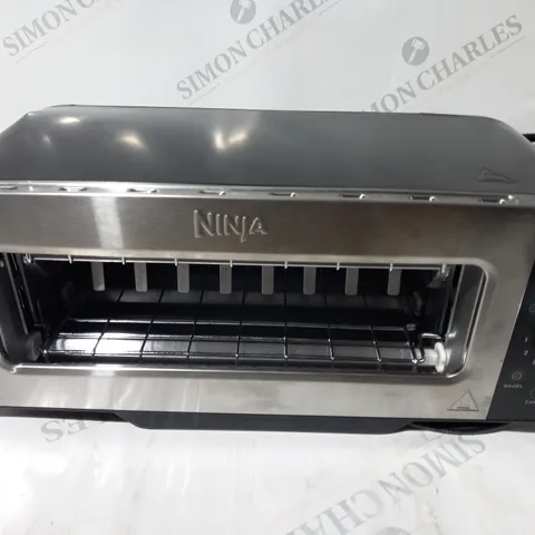 BOXED OUTLET NINJA 2 IN 1 TOASTER& GRILL ST100UK