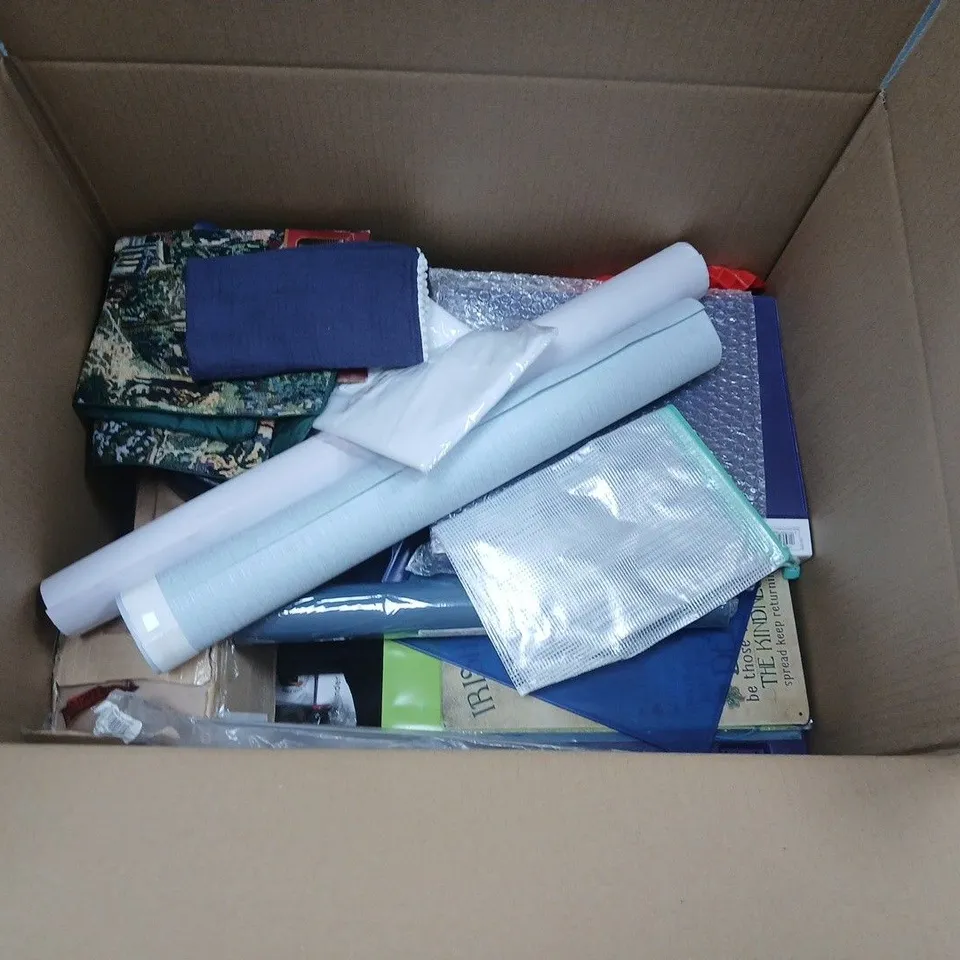 LARGE QUANTITY OF ASSORTED HOUSEHOLD ITEMS TO INCLUDE BBQ MEAT PRESS, PET TOY HIPPO AND VARIOUS HOME FABRIC ITEMS