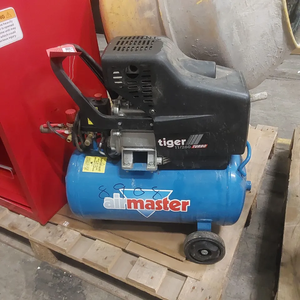 AIRMASTER TIGER 11/260 9.3CFM 24 LITRE 2.5HP AIR COMPRESSOR (230V)