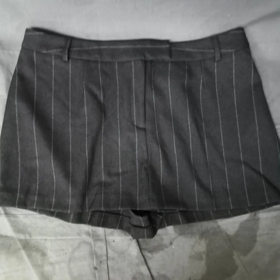 MISS SELFRIDGE PINSTRIPE SKORT IN DARK BROWN SIZE UK 18