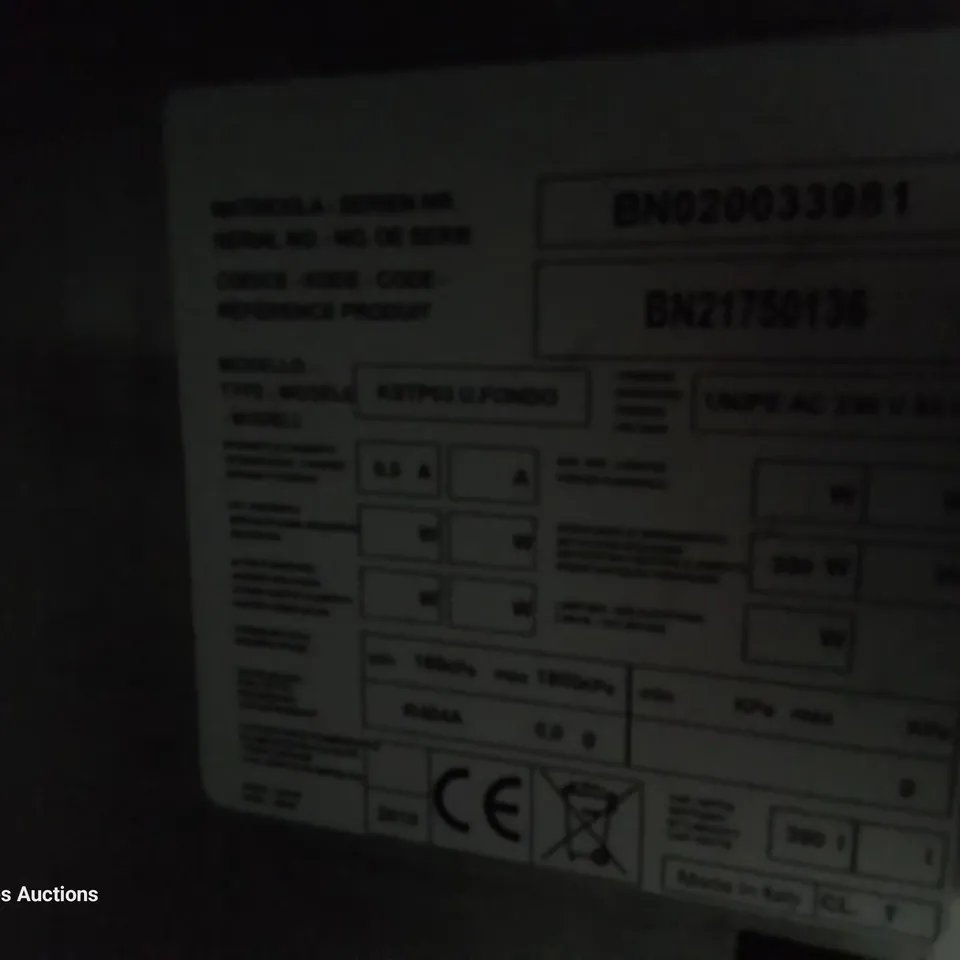 COMMERCIAL 3 DOOR COUNTER CHILLER