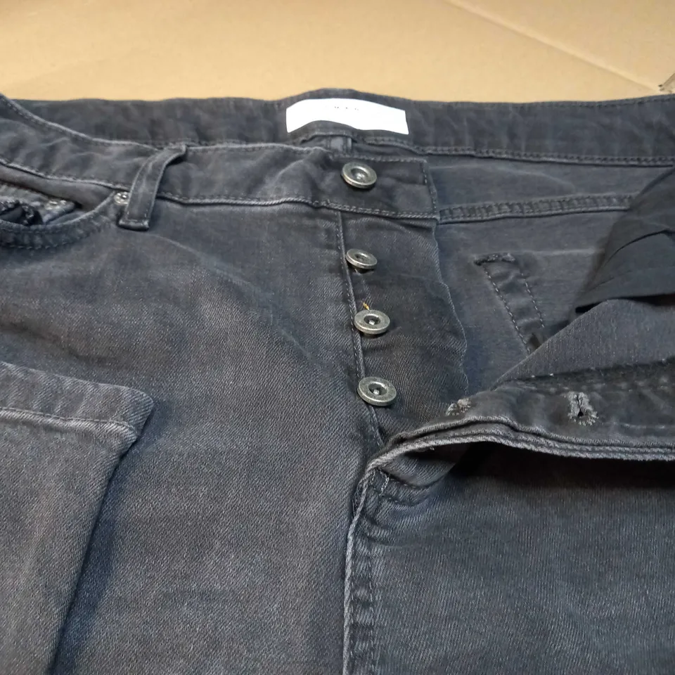 TOPSHOP BLACK FADED BUTTON UP JEANS - W34/L32