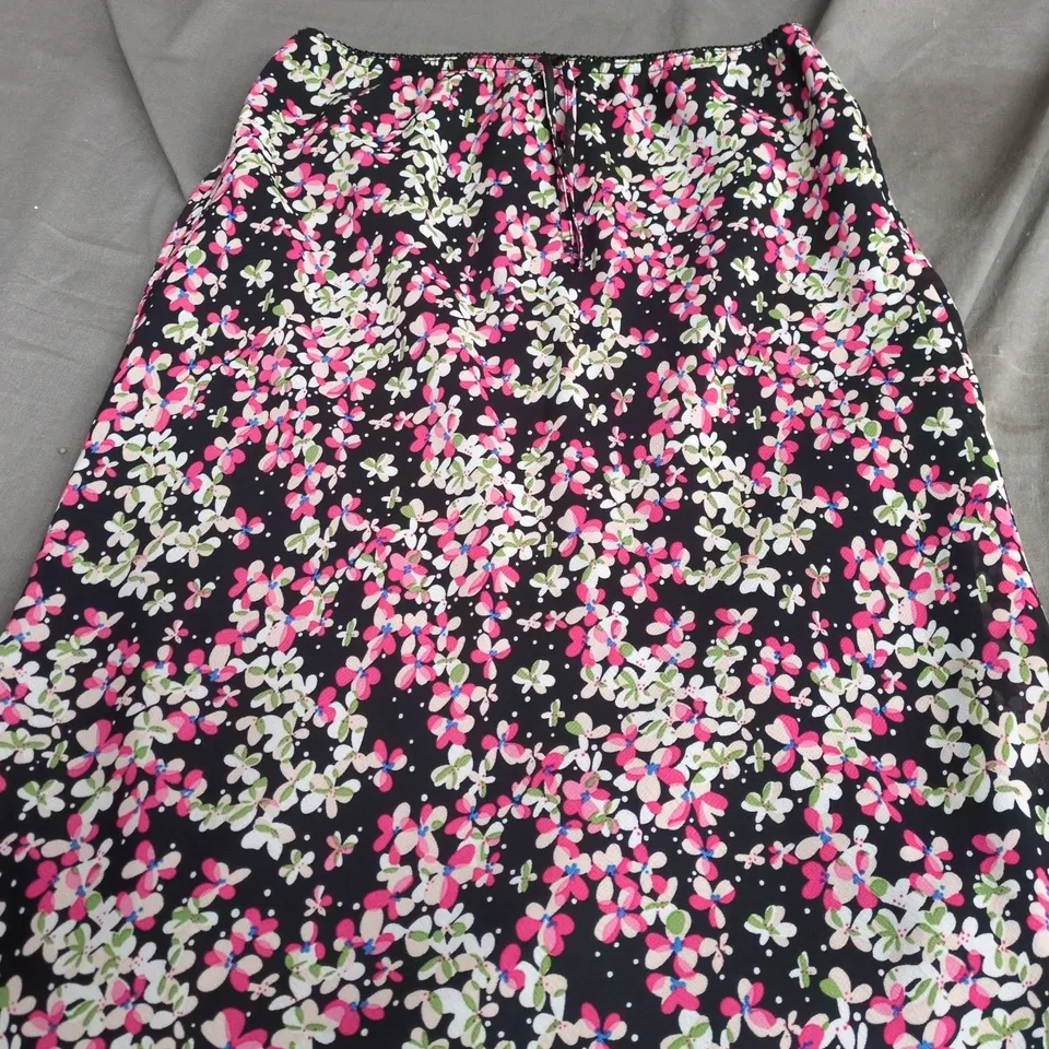 URBAN OUTFITTERS ARCHIVE FLORAL SKIRT – UK XS 