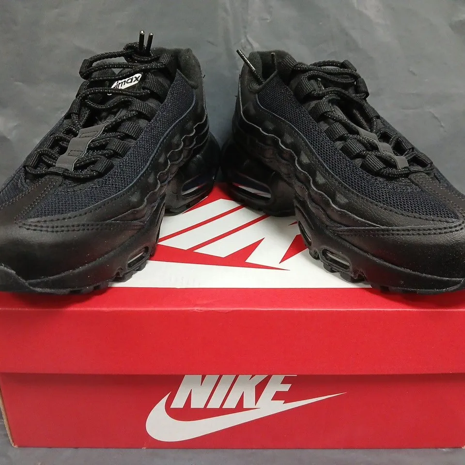 BOXED PAIR OF NIKE AIR MAX 95 RECRAFT SHOES IN BLACK SIZE UK 4.5