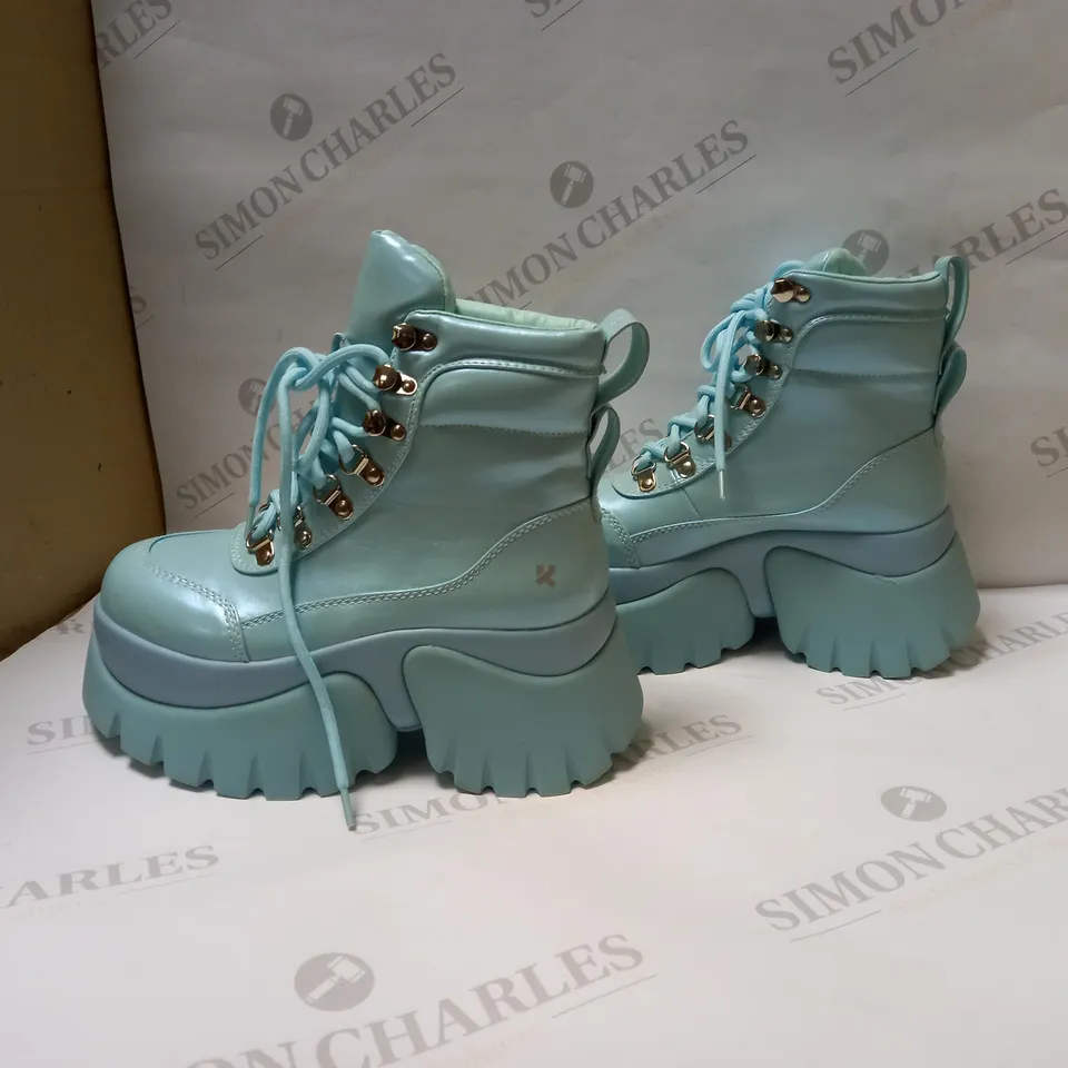 DESIGNER KOI VEGAN GOOEY BABY BLUE PLATFORM BOOTS SIZE 3