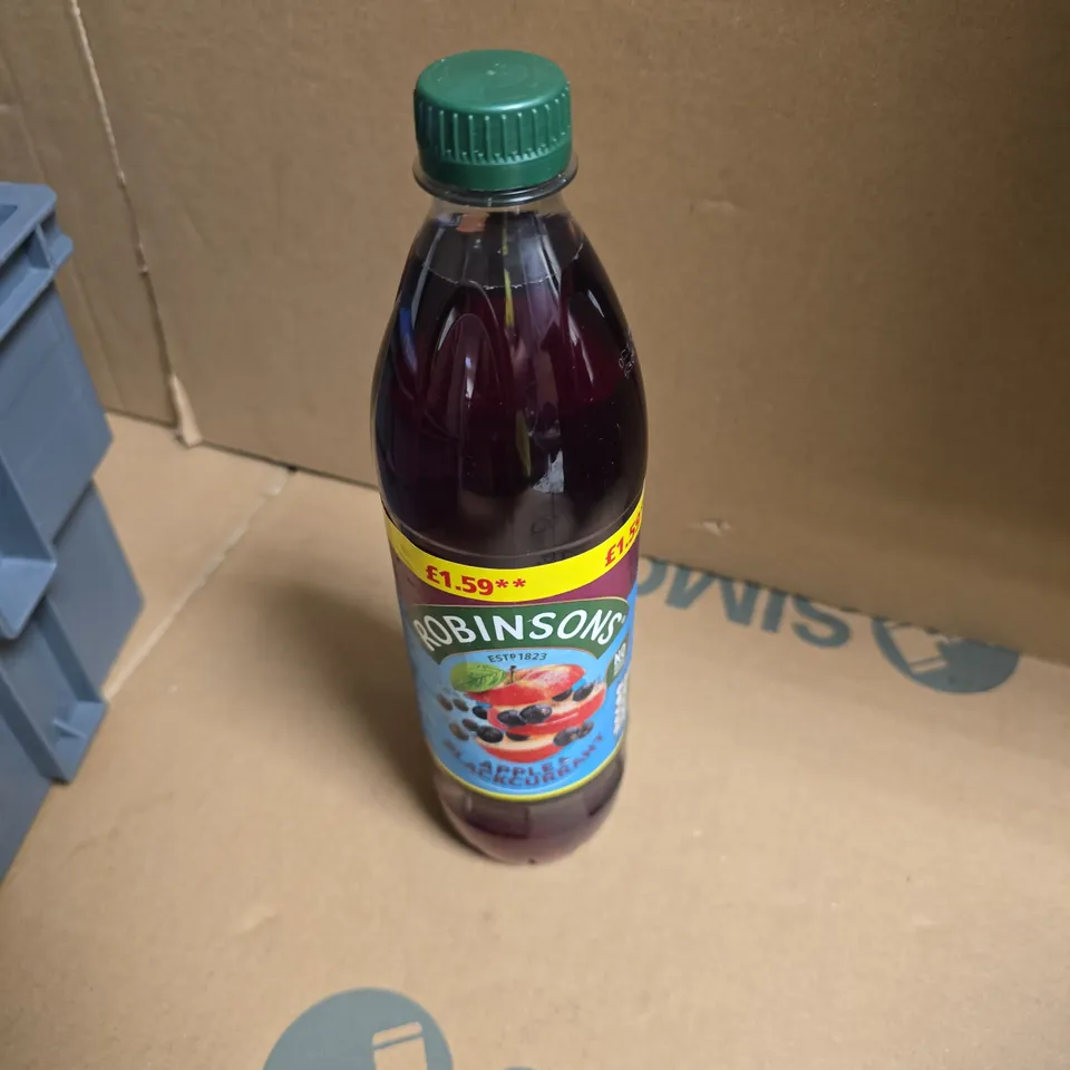BOX OF APPROXIMATELY 14 ASSORTED DRINK ITEMS INCLUDING ROBINSONS JUICE AND VIMTO 