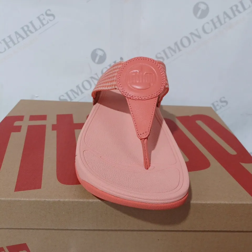 BOXED PAIR OF FITFLOP WALKSTAR FINESTRIP TOE-POST SANDALS IN SUNSHINE CORAL - UK 5