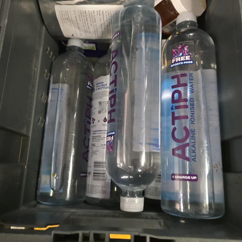 APPROXIMATELY 8 ASSORTED FOOD & DRINK ITEMS TO INCLUDE - JUST BEE HONEY , LUCOZADE PINK LEMONADE , ACTIPH IONISED WATER ETC
