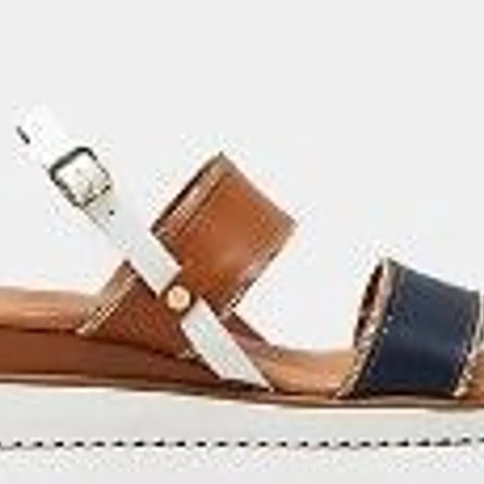 MODA IN PELLE PRUDIE SANDAL NAVY SIZE 4