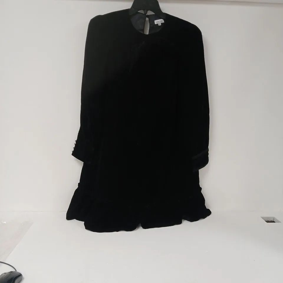 FREEMANS X SOPHIE ELLIS-BEXTON VELOUR BOW FRILL DRESS – BLACK, UK 12