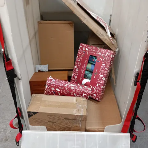 CAGE OF ASSORTED HOUSEHOLD ITEMS.