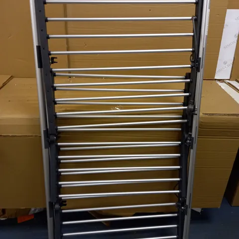 BLACK AND DECKER 3 TIER HEATED AIRER 300W