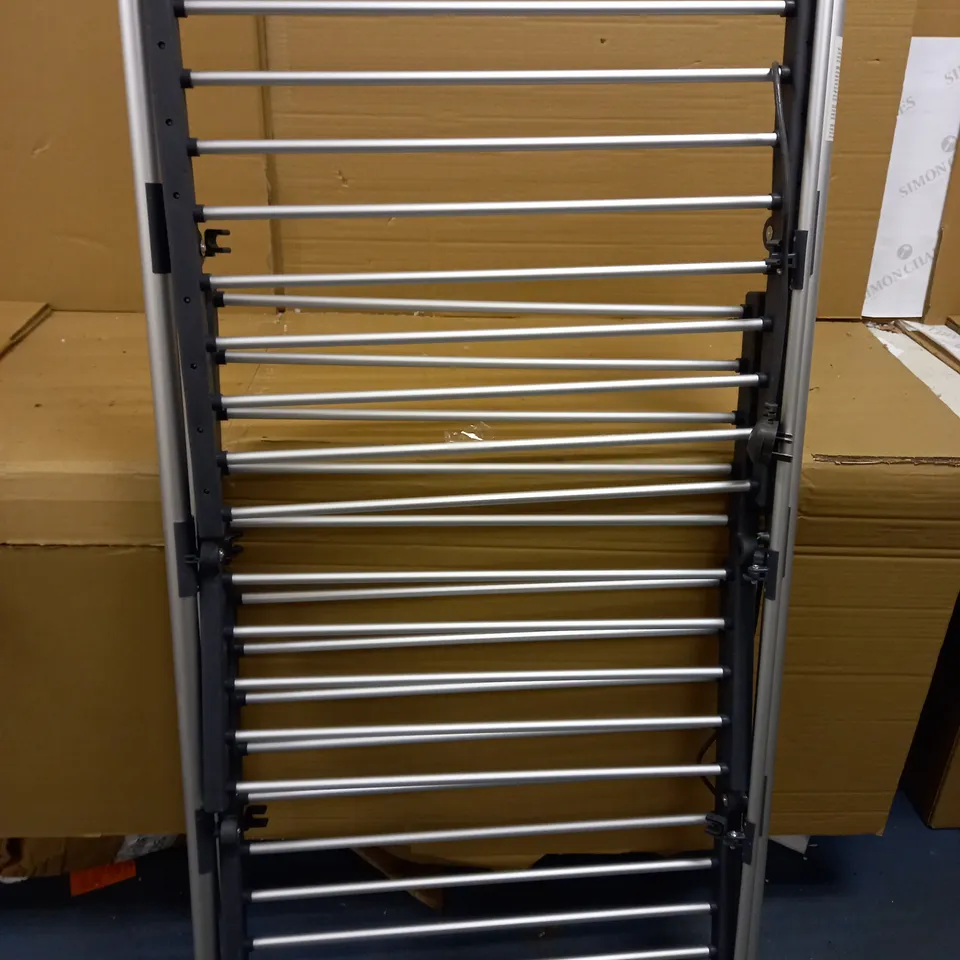 BLACK AND DECKER 3 TIER HEATED AIRER 300W 
