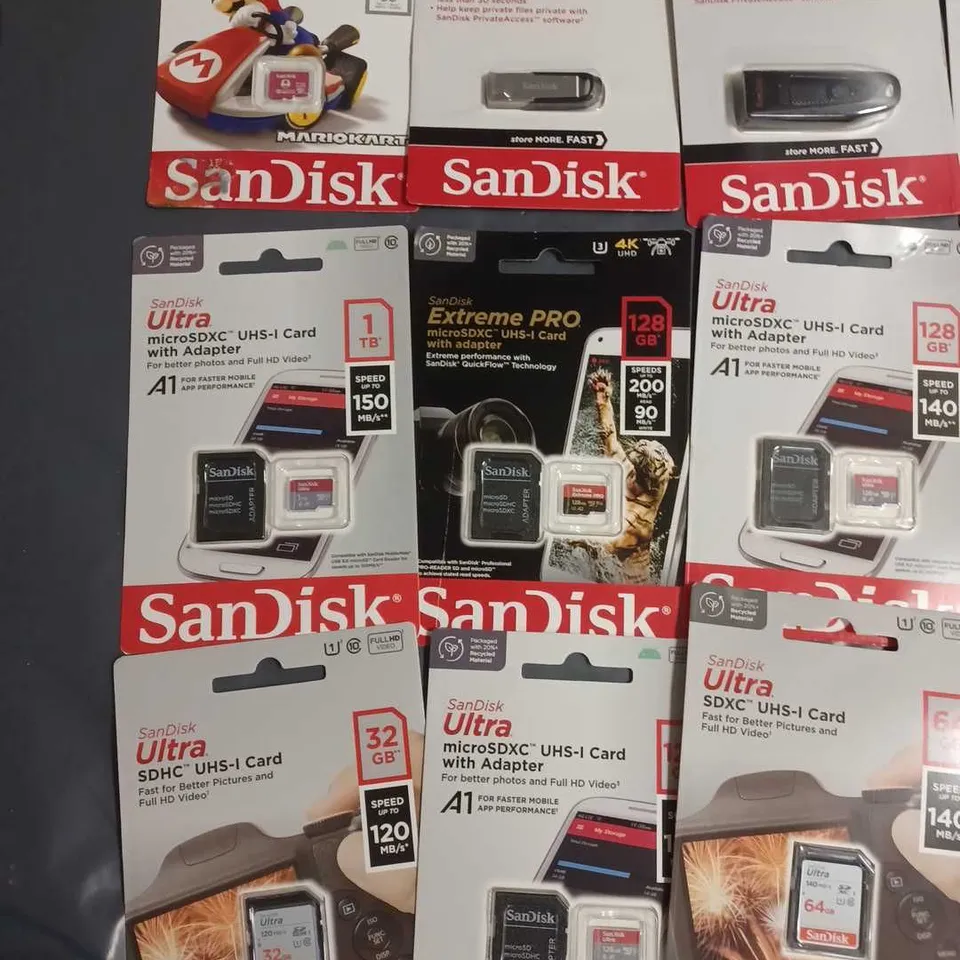 LOT OF APPROXIAMTELY 30 ASSORTED SANDISK MEMORY ITEMS 