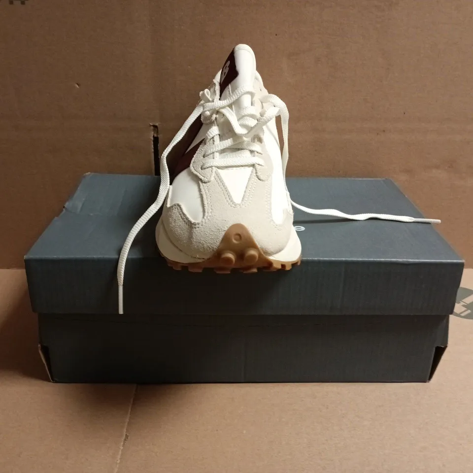 BOXED PAIR OF NEW BALANCE 327 TRAINERS IN WHITE/CREAM/BURGUNDY SIZE UK 5