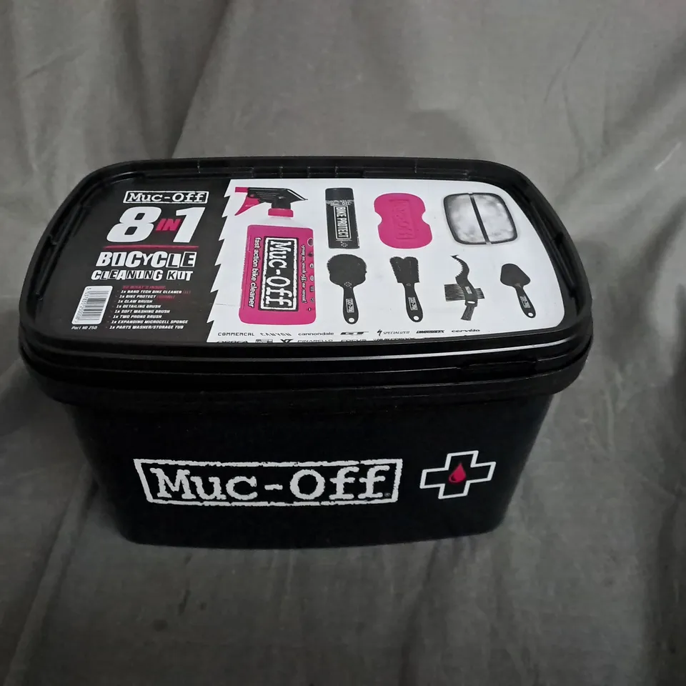 MUC OFF 8IN1 CLEANING KIT 