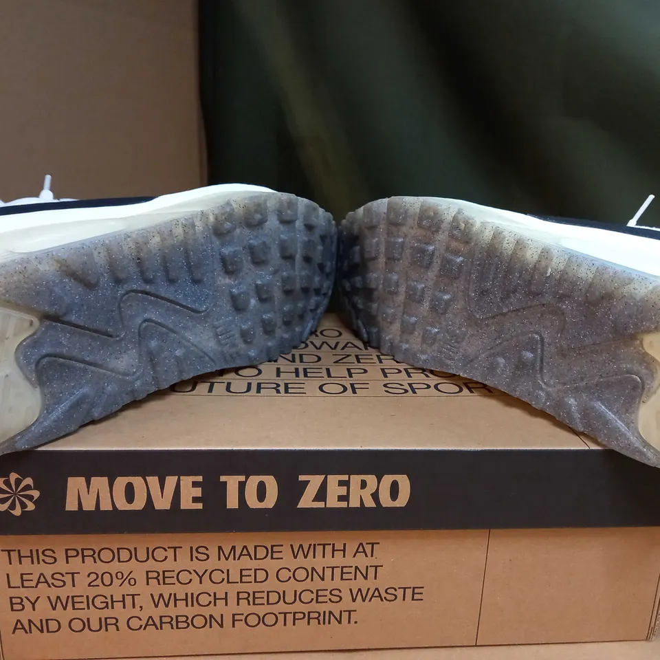 BOXED PAIR OF NIKE AIR MAX OFF WHITE/BLACK TRAINERS SIZE 10