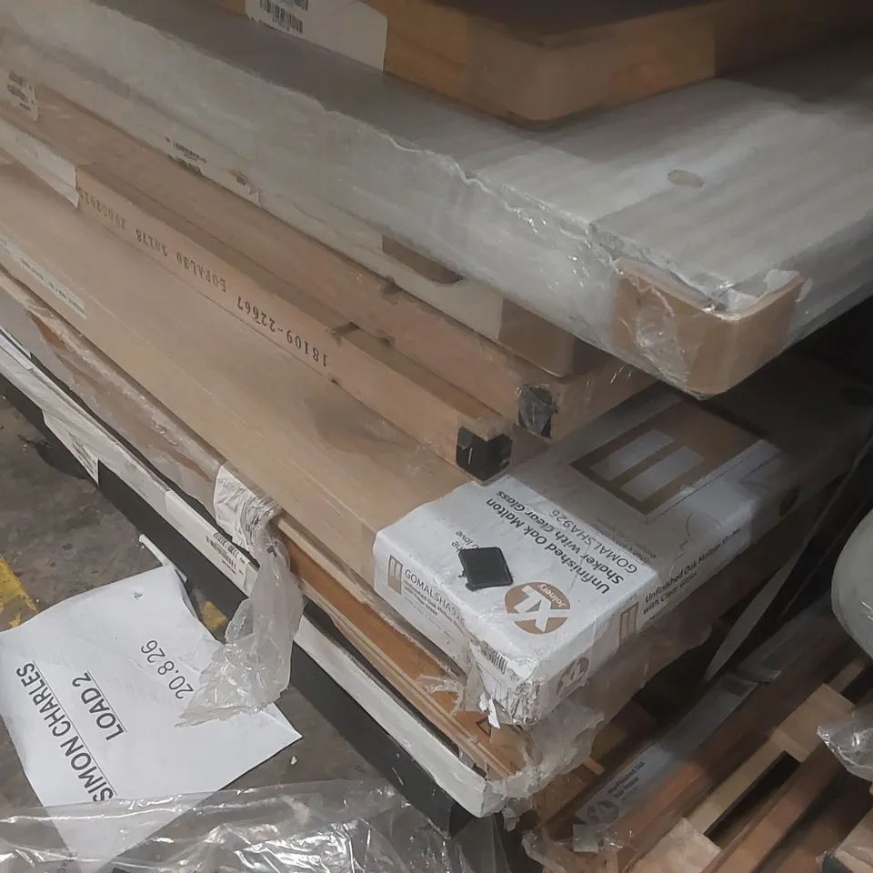 PALLET CONTAINING A VERY LARGE QUANTITY OF ASSORTED WOODEN INTERNAL DOORS ECT