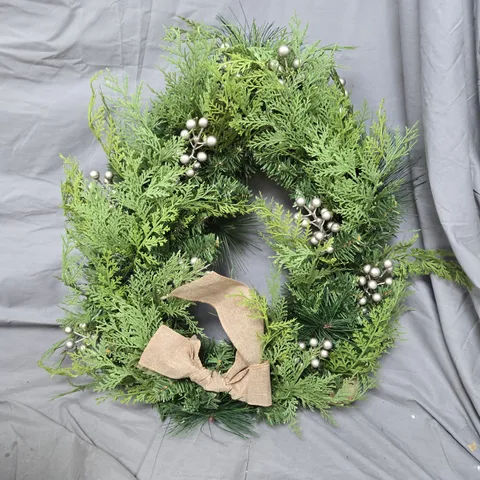 60 CM HESSIAN BOW AND CEDAR OVAL CHRISTMAS WREATH