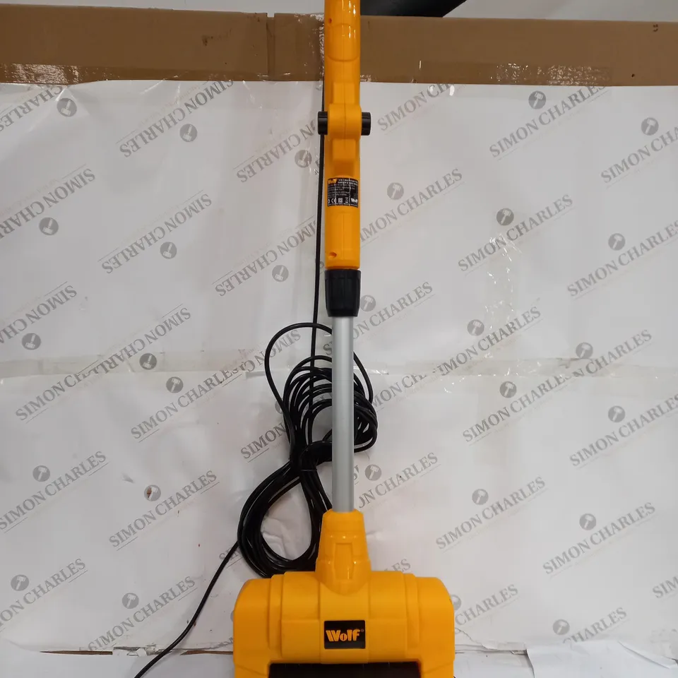 WOLF 2 IN 1 MULTIFUNCTION GARDEN & YARD BRUSH - COLLECTION ONLY