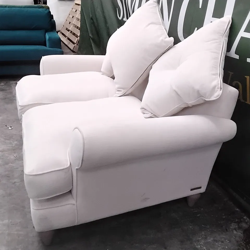 QUALITY BRITISH DESIGNER LOUNGE CO. BRONWYN WHITE SAND 2.5 SEATER SOFA 