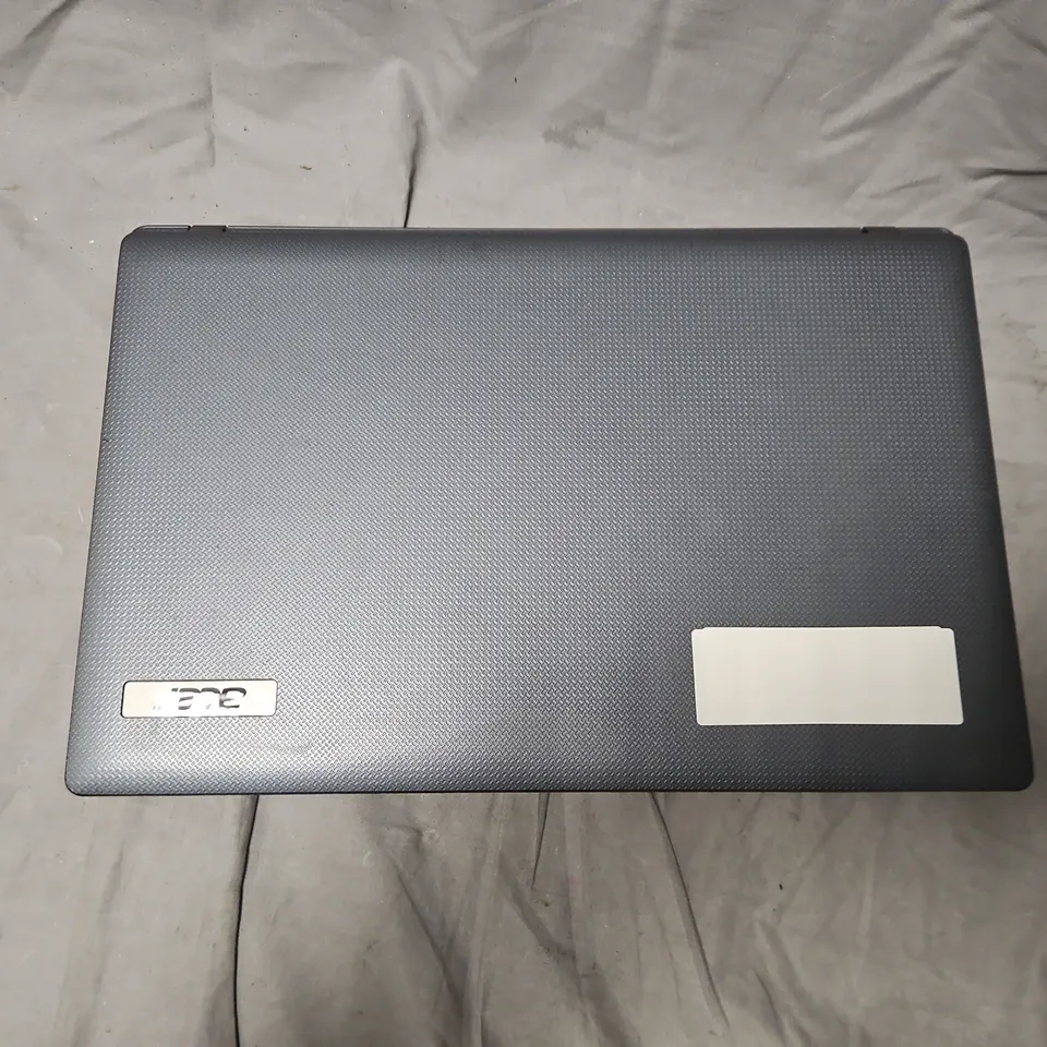 ACER ASPIRE 5733 LAPTOP – I3-370M, 6GB RAM, 640GB HDD, DVD-SUPER MULTI DL, 15.6" HD LCD