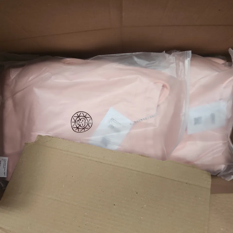 APPROXIMATELY 20 ASSORTED BAGGED CLOTHING ITEMS IN VARIOUS SIZES TO INCLUDE MENS BRASS MONKEY SHORTS IN CLAY & UNISEX BRASS MONKEY JOGGERS IN PINK